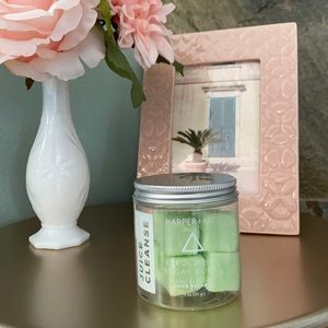 Harper +ari bath sugar cubes